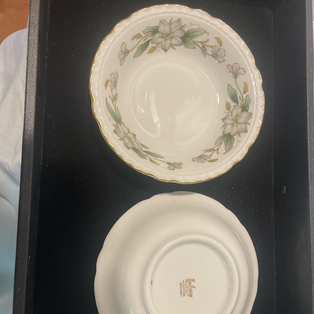 White Floral Gold-Trim Berry Bowl - White with Green & Gold Accents